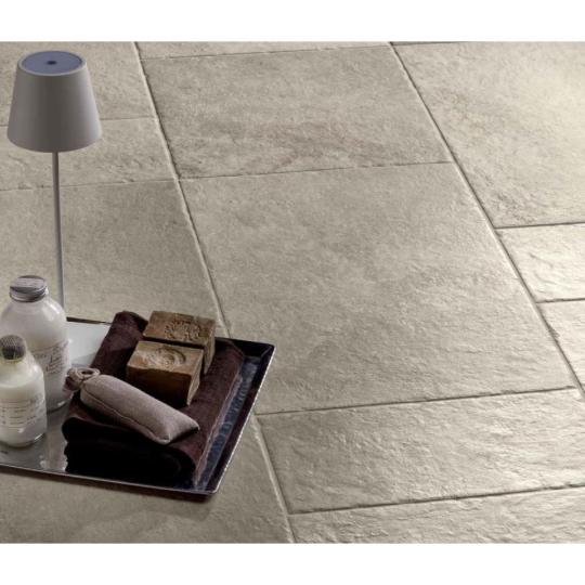 homok szinu padlolap burkolat csempe nappali mediterran letisztult krem vintage country kopottas rusztikus foltos bezs nagymeretu furdoszoba falra nhaloszoba.JPG